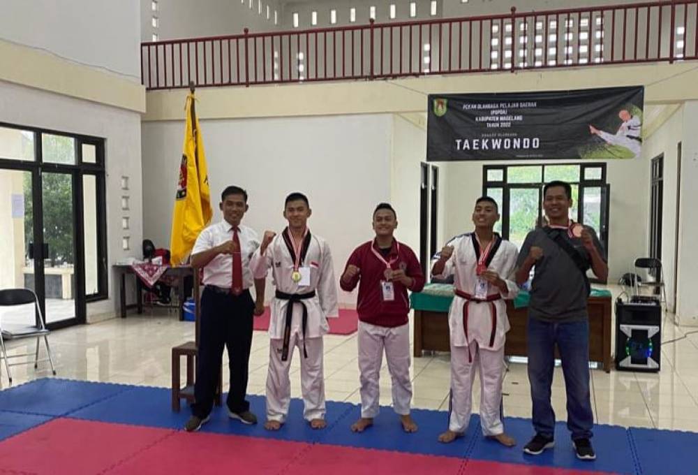 Siswa M. Fathi Abil Faqih berhasil meraih medali Emas Pekan Olahraga Pelajar Daerah (Popda) Kabupaten Magelang