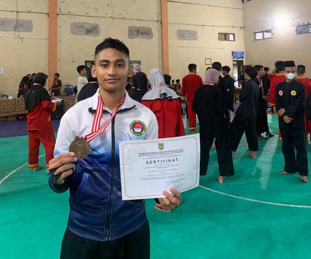 Siswa M. Farel Islami Rivel menjadi pemenang Pencak Silat Laga Kelas C Putra 47-51 kilogram