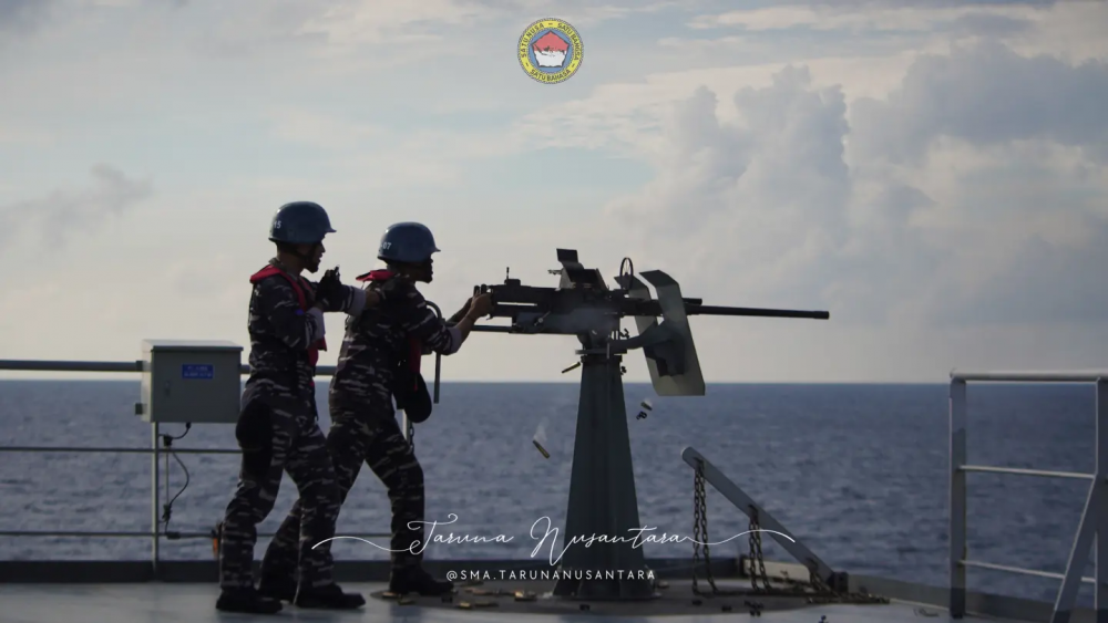 Karyawisata TN angkatan 33 diakhiri dengan berlayar menggunakan KRI Teluk Palu