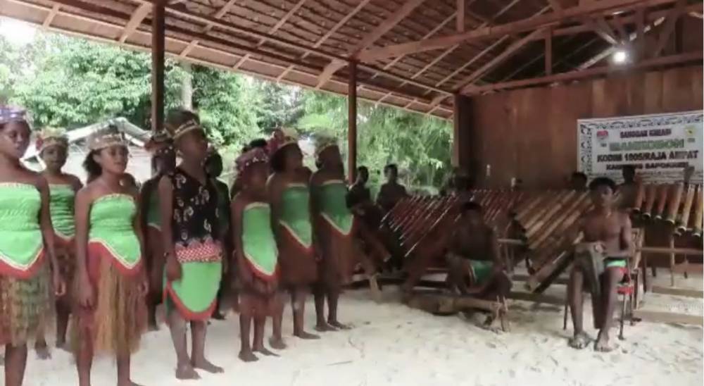 Mars Taruna Nusantara, Persembahan Sanggar Kreasi Seni "Mangkobon" Papua