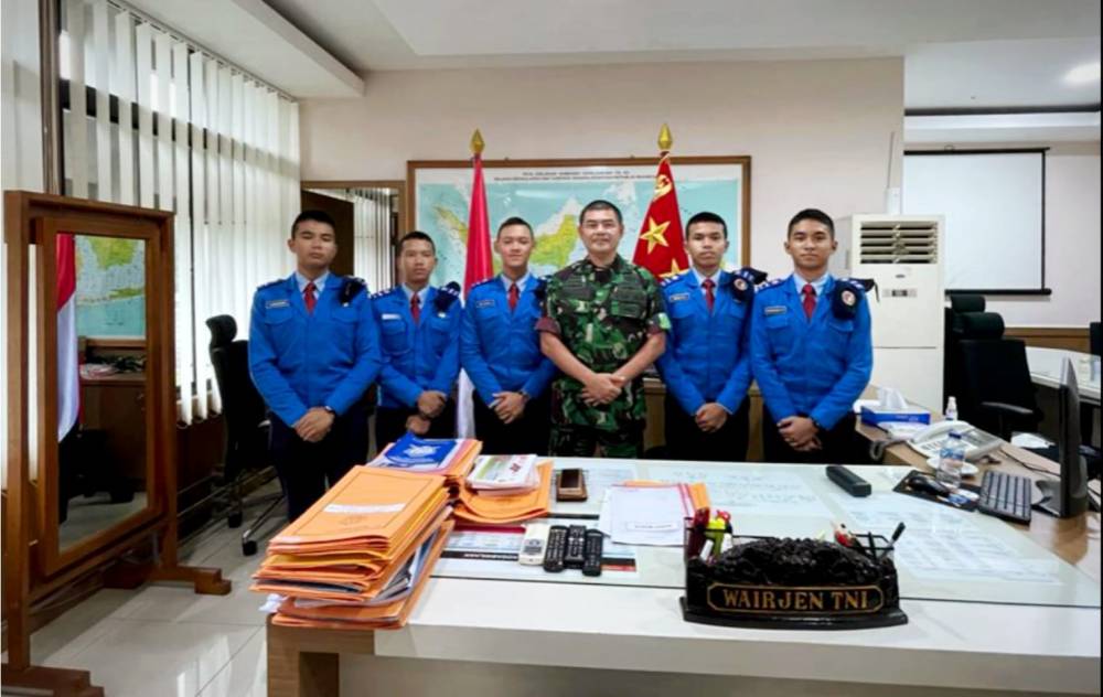 Wakil Inspektur Jenderal TNI menerima siswa kls X