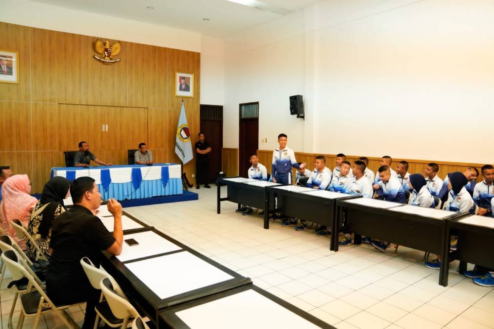 Gubernur Sulawesi Selatan Andi Sudirman bertatap muka dengan Siswa asal Sulsel