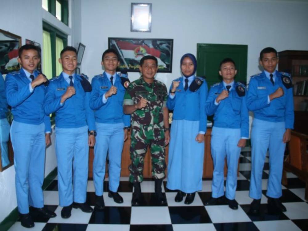 Siswa SMA Taruna Nusantara Magelang Berkunjung ke Korem 032/Wbr