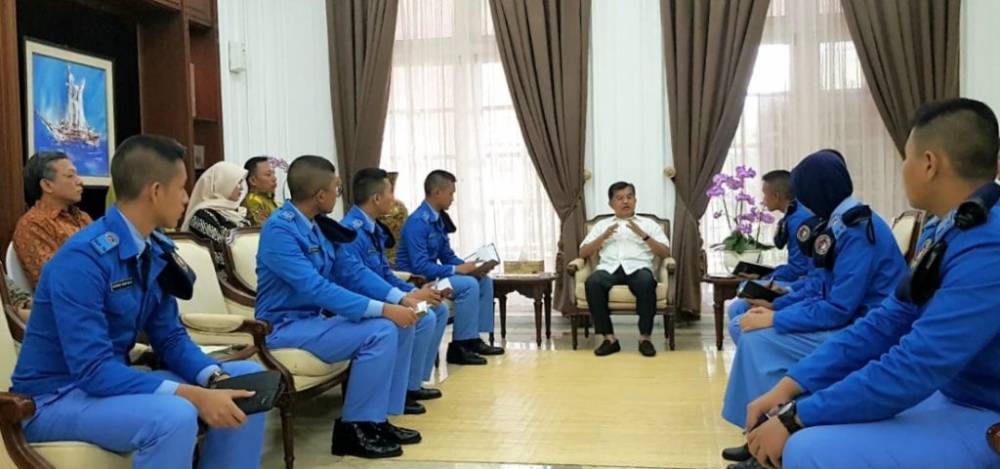 Wakil Presiden RI - Jusuf Kalla Menerima kunjungan siswa dan siswi kelas 10