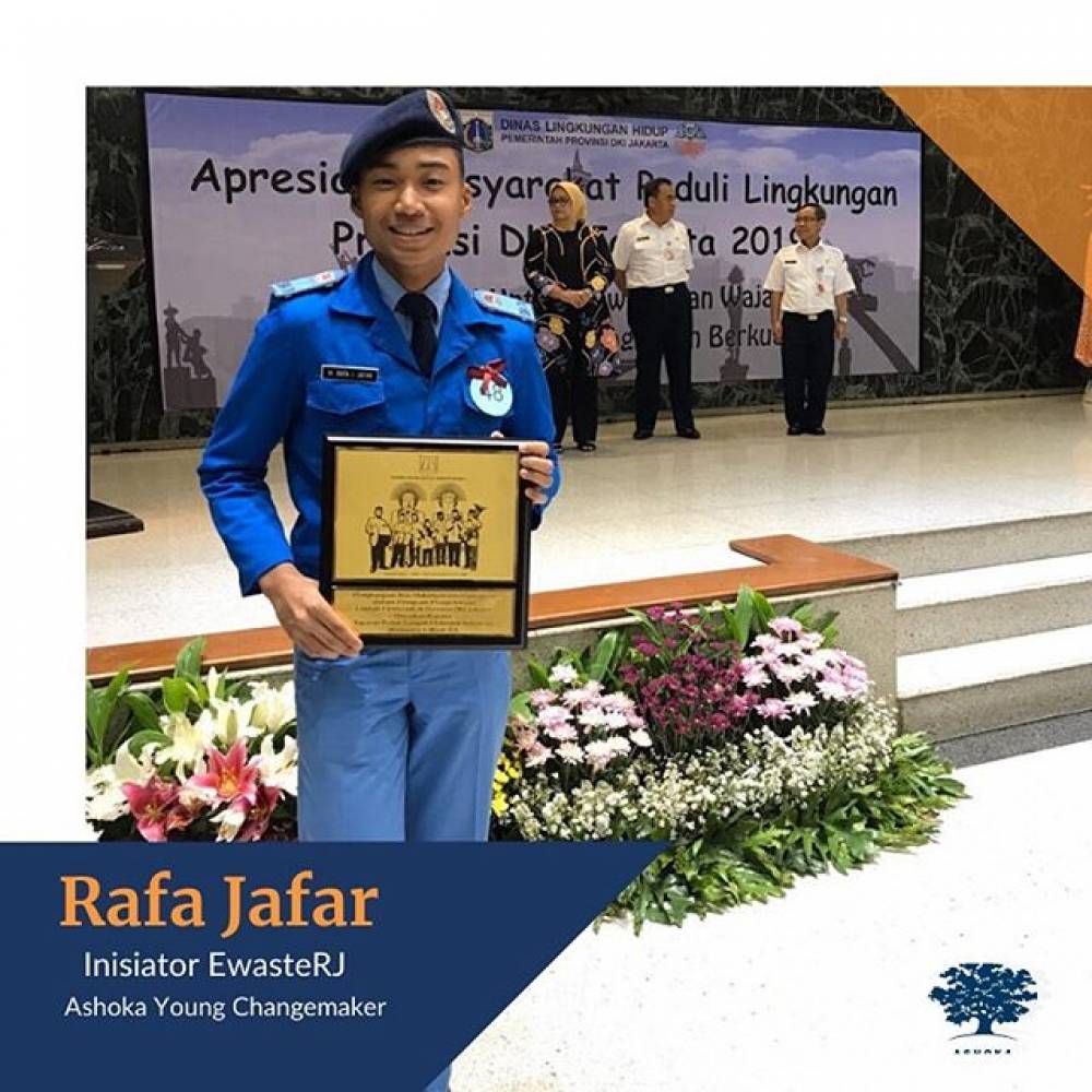 Rafa Jafar, inisiator komunitas @EwasteRJ, atas Apresiasi Masyarakat Peduli Lingkungan Prov DKI Jakarta 2019 yang diraih dalam kategori Limbah Elektronik.