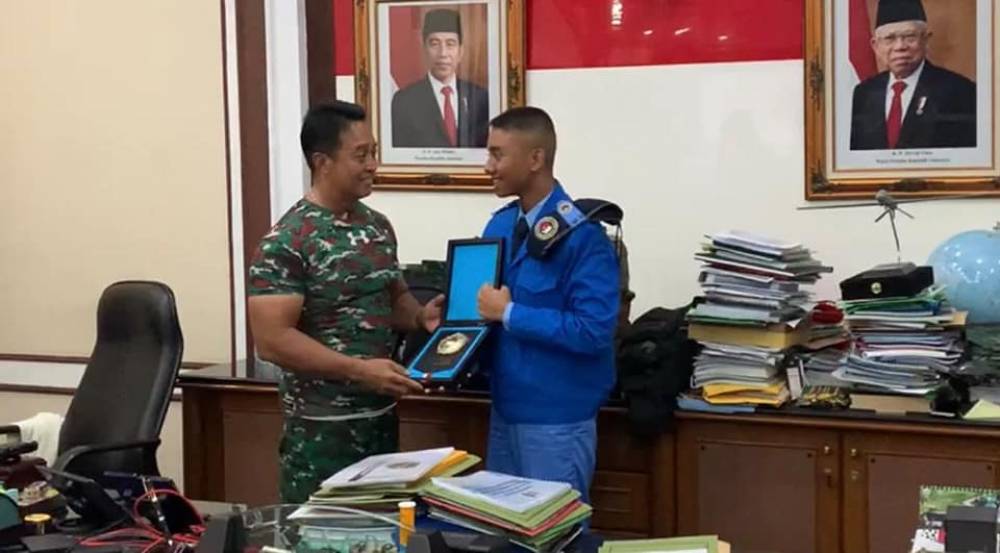 Siswa dan siswi SMA Taruna Nusantara mewawancarai Kasad Jenderal TNI Andika Perkasa