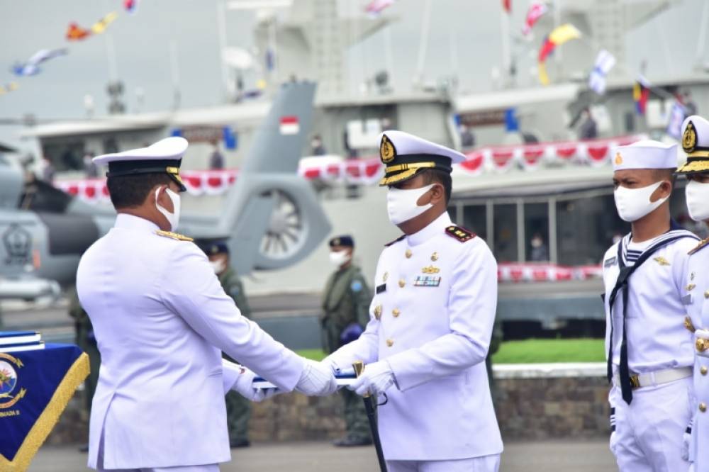 KRI Diponegoro yang dikomandani Letkol Laut (P) Lewis N Nainggolan (TN 4) dinobatkan sebagai KRI Teladan Tahun 2020