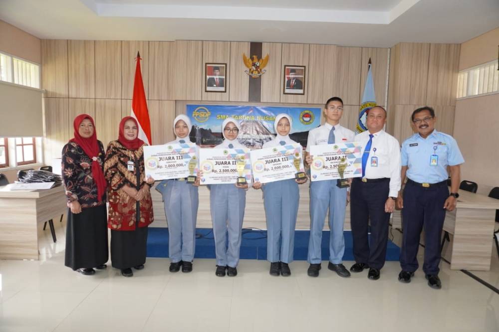 Siswa Mendapat Penghargaan dari Dinas Pendidikan dan Kebudayaan Propinsi Jawa Tengah