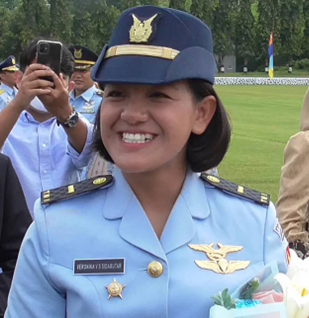 Letda Veronika Vinelia Saragi Sidabutar (TN 25), Satu-satunya Perempuan Wisudawan Penerbang Pesawat Tempur AU