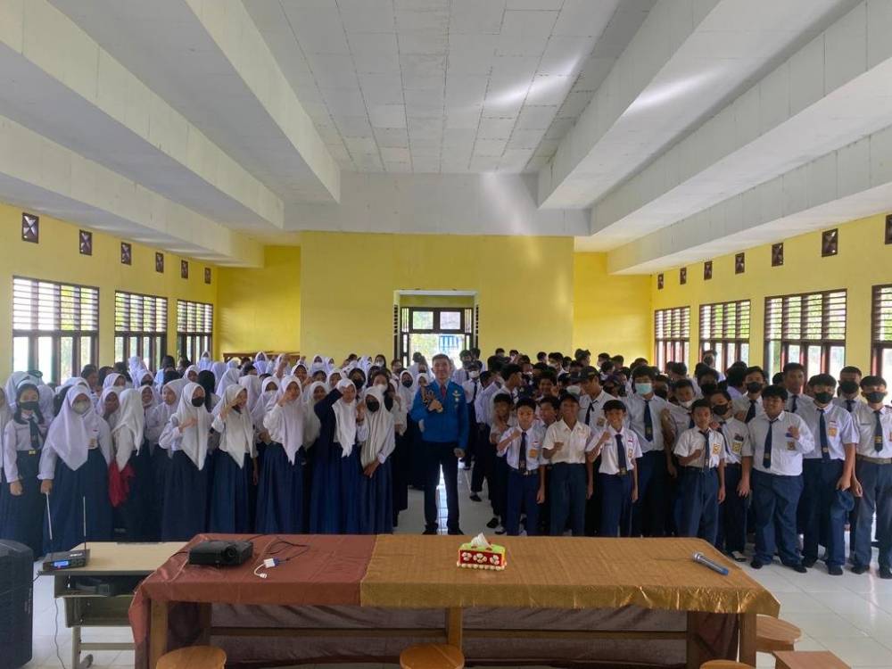 Siswa Benaiah Tradani S.P. Sosialisasi Penerimaan Siswa Baru di SMP Negeri 2 Tanjung Selor