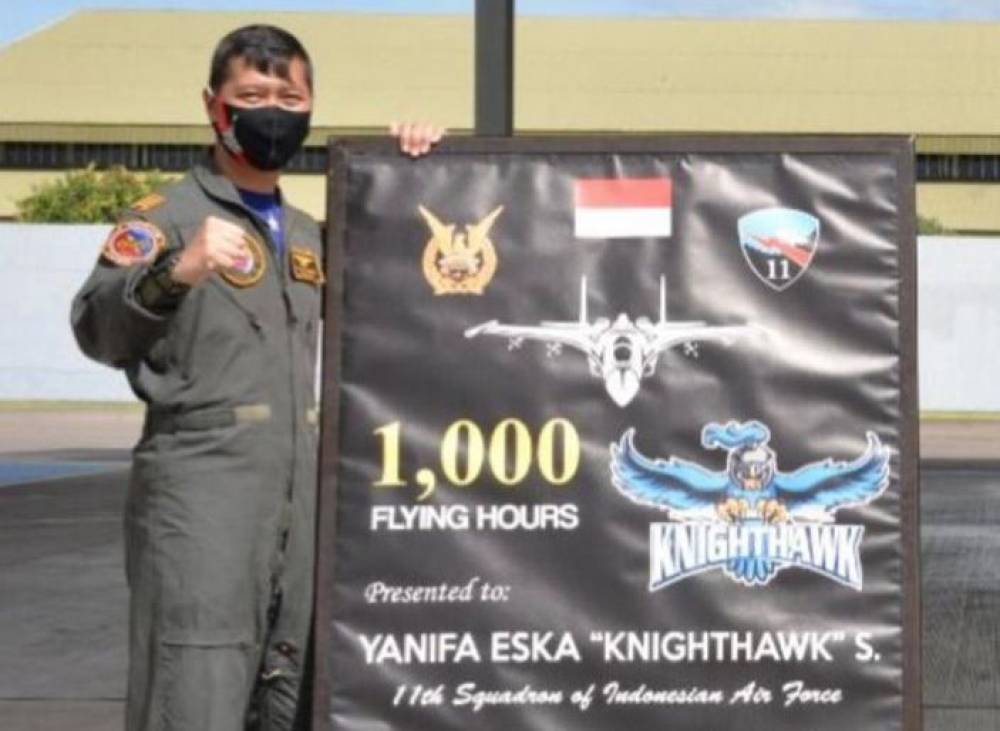 Kapten Pnb Yanifa Eska “Knighthawk” Siswiyanto, S.ST.Han (TN 15) capai 1.000 jam terbang