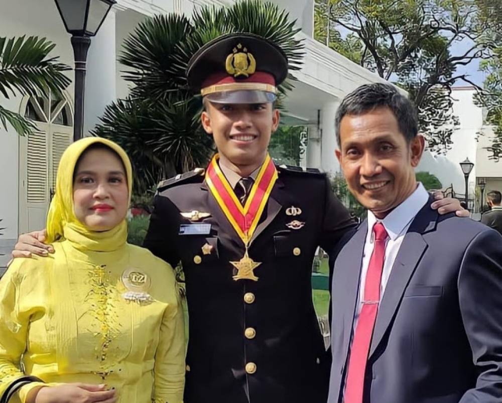 108 orang alumni SMA Taruna Nusantara yang hari ini dilantik sebagai Perwira TNI dan Polri