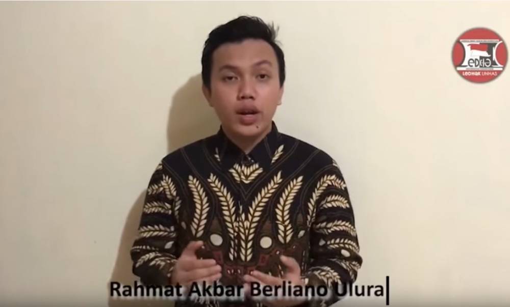 Like video lomba debat Online Rahmat Akbar Berliano Ulurura (Lulusan terbaik TN 27)