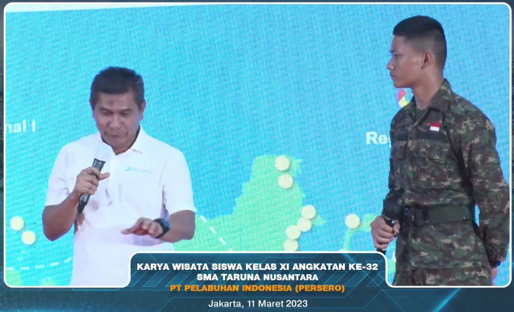 Pembekalan Dirut Pelindo kepada Siswa-siswi Kelas XI (TN 32) di PT Pelindo