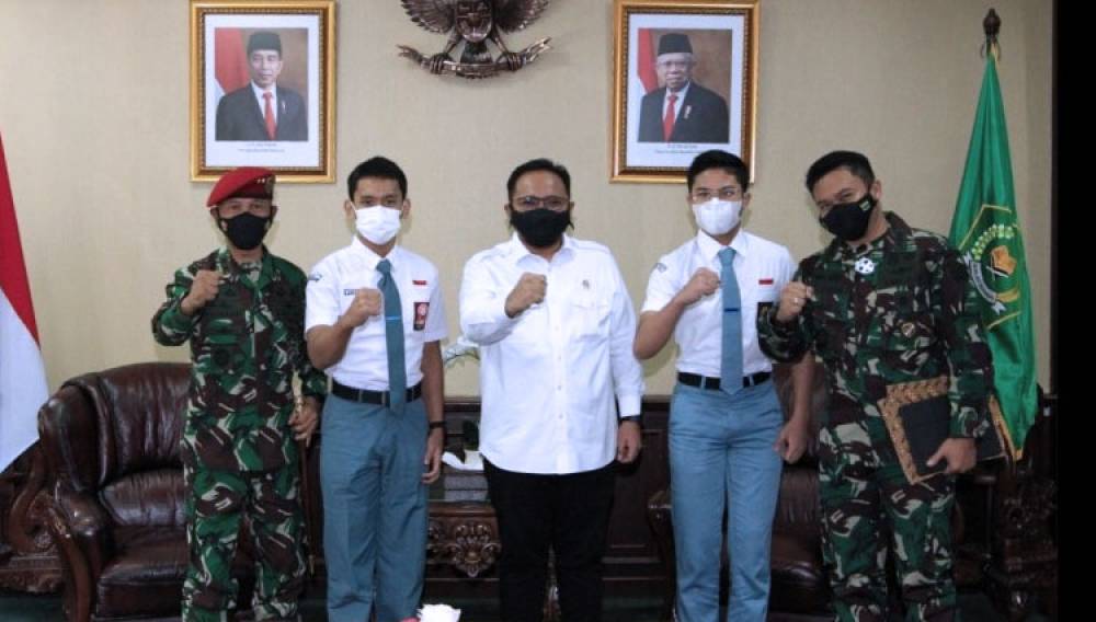 Menteri Agama RI, Yaqut Cholil Qoumas, berpesan agar jangan pernah lelah mencintai Indonesia