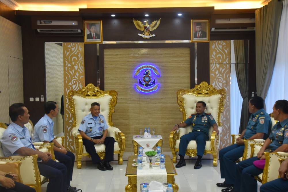 Dankodiklatal Letjen TNI Mar Suhartono menerima kunjungan Wakasek Sisma