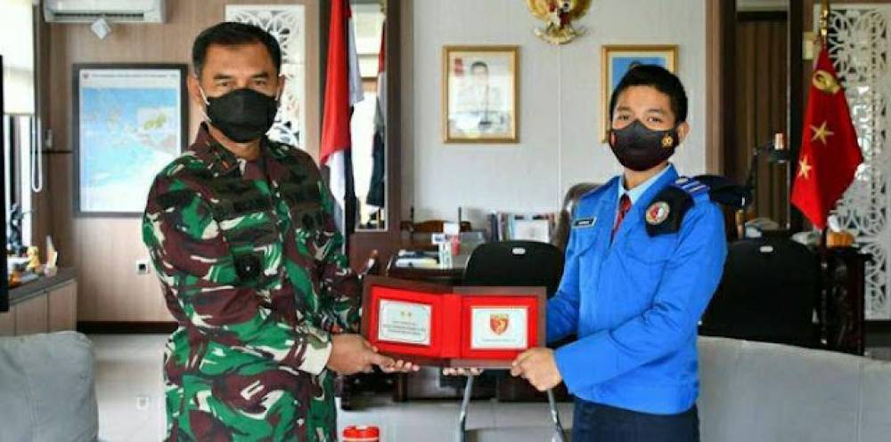 Pangdam XVI/Pattimura Mayjen TNI Bambang Ismawan Terima Kunjungan Siswa SMA Taruna Nusantara di Ambon