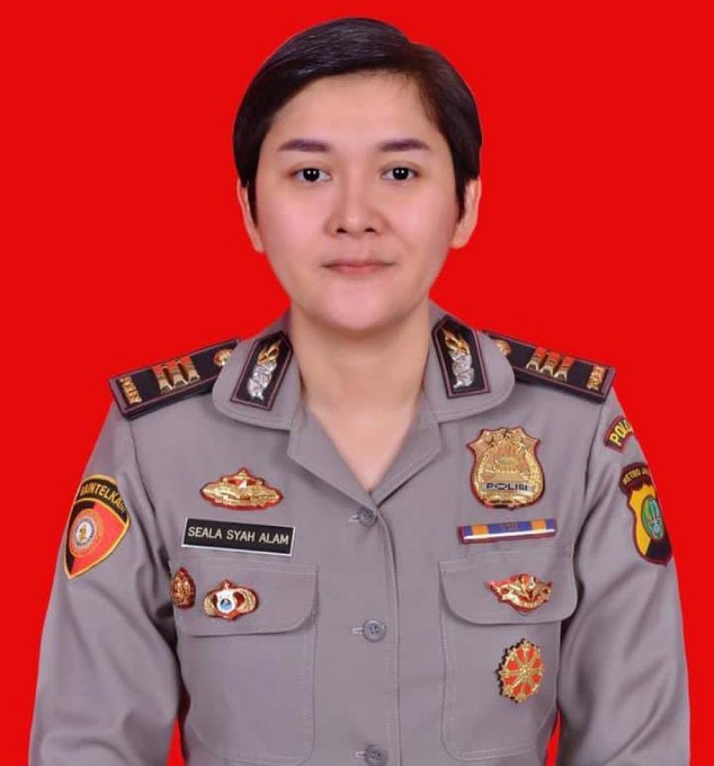 AKP Seala Syah Alam (TN 16) menjadi Kapolsek wanita pertama di Pagedangan, Kabupaten Tangerang