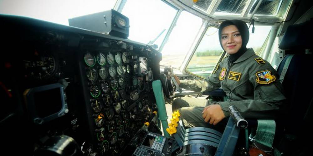 Dulu Takut Ketinggian, Kini Letda Pnb Anisa Amalia Octavia (TN 20) Jadi Pilot Hercules dan Hobi Bermanuver Ekstrem