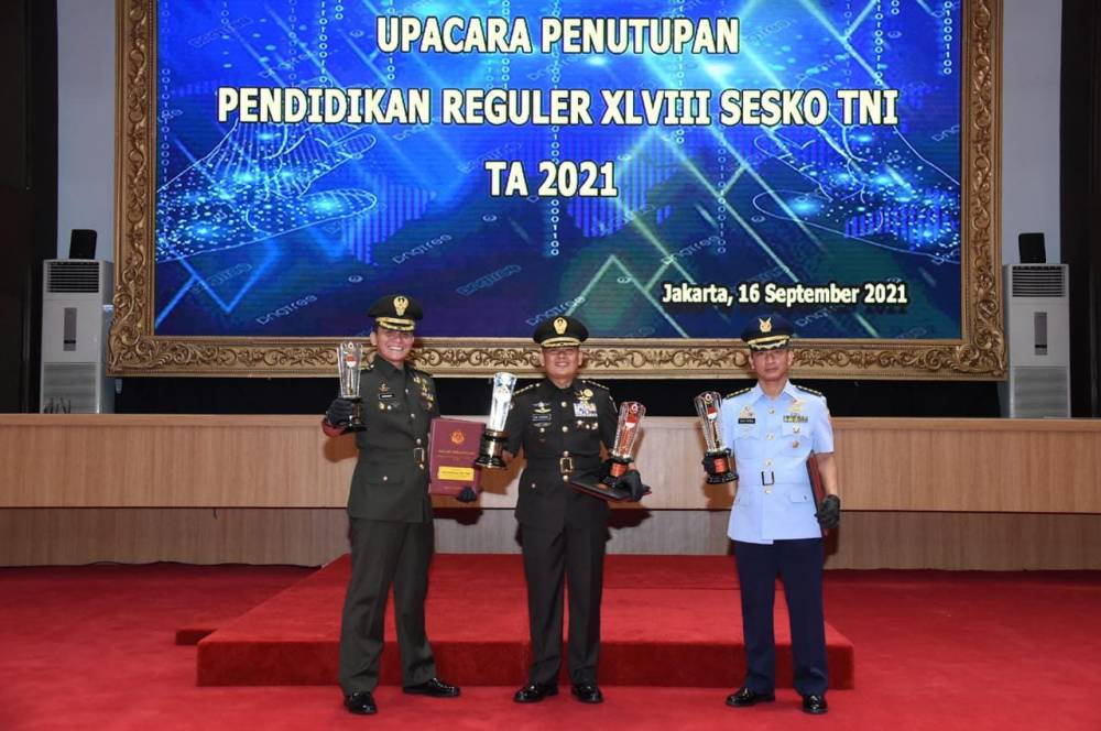 Selamat dan sukses alumni berprestasi dalam DikReg Sesko TNI 2021